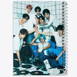 دفتر استری کیدز (Stray Kids)